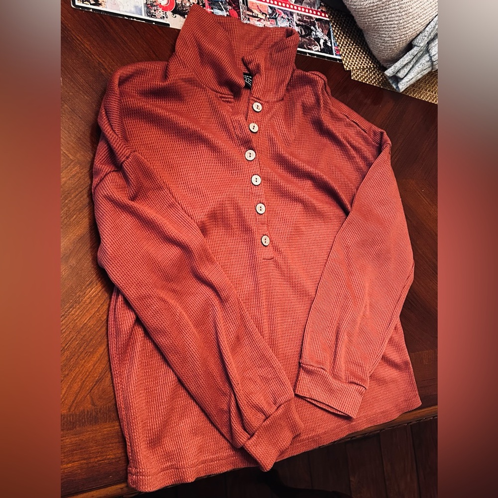 🧨SHEIN BUTTONED SHIRT WOMENS SIZE: M (SEND ANY OFFER‼️)🧨